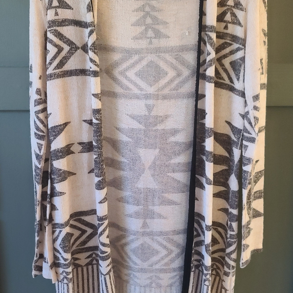 Geometric Patterned Cardigan